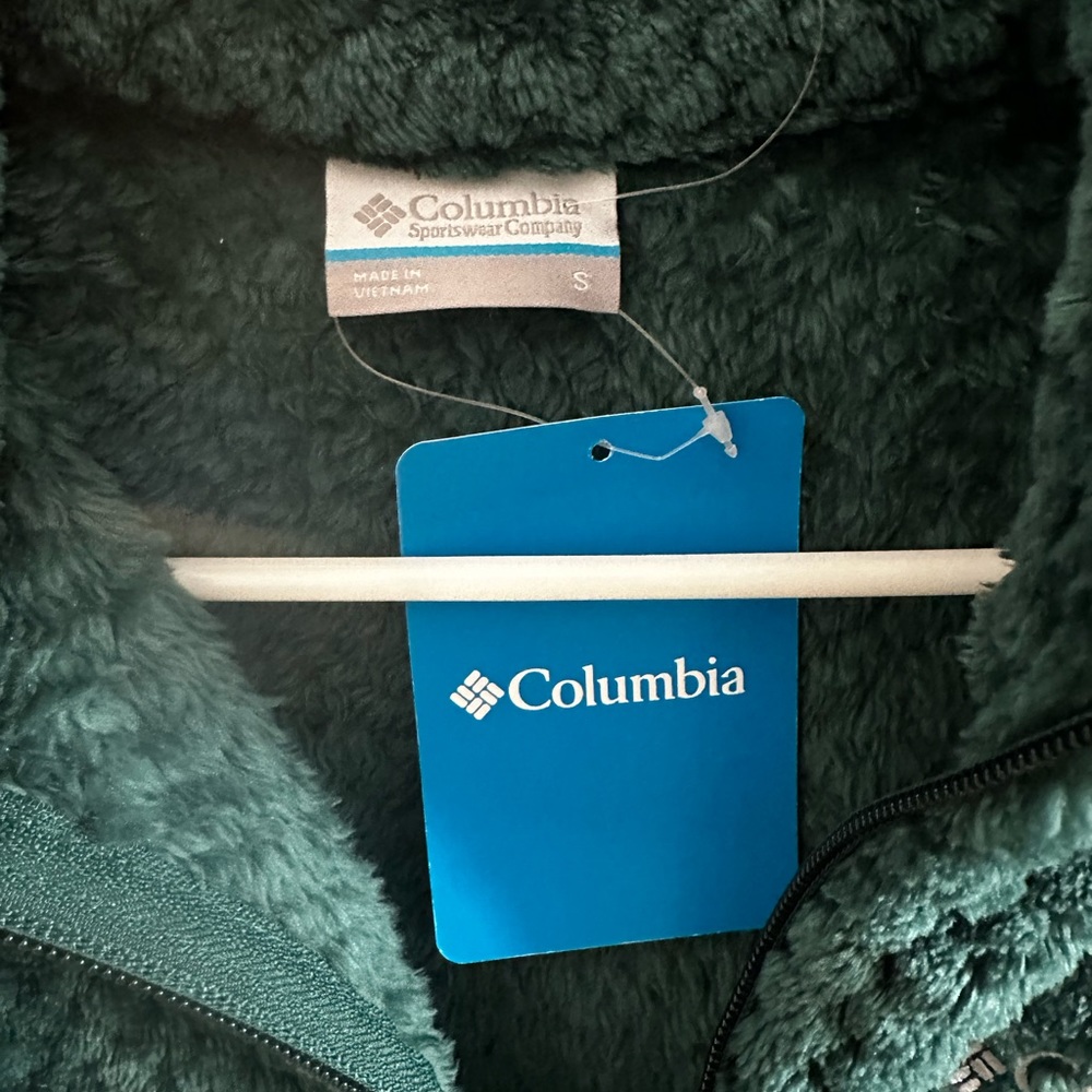 Columbia fuzzy sweater - Picture 3 of 3